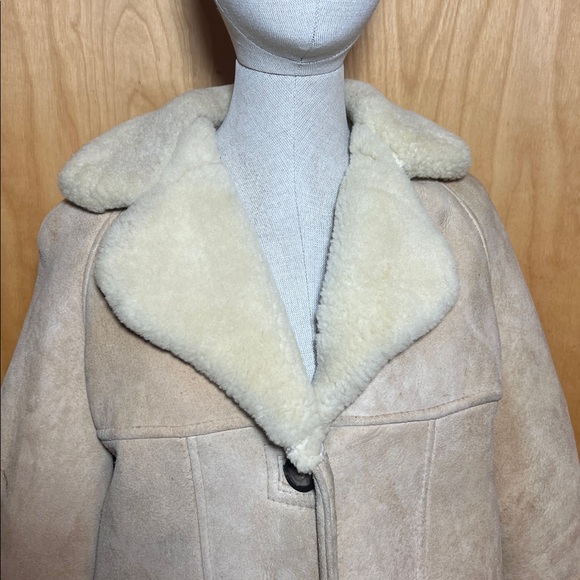 Vintage sheepskin coat with Button Closure - Picture 12 of 12